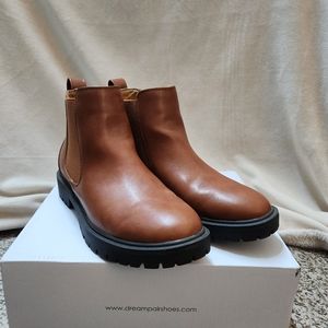 DREAM PAIRS Women’s Chelsea Boots, size 7.5